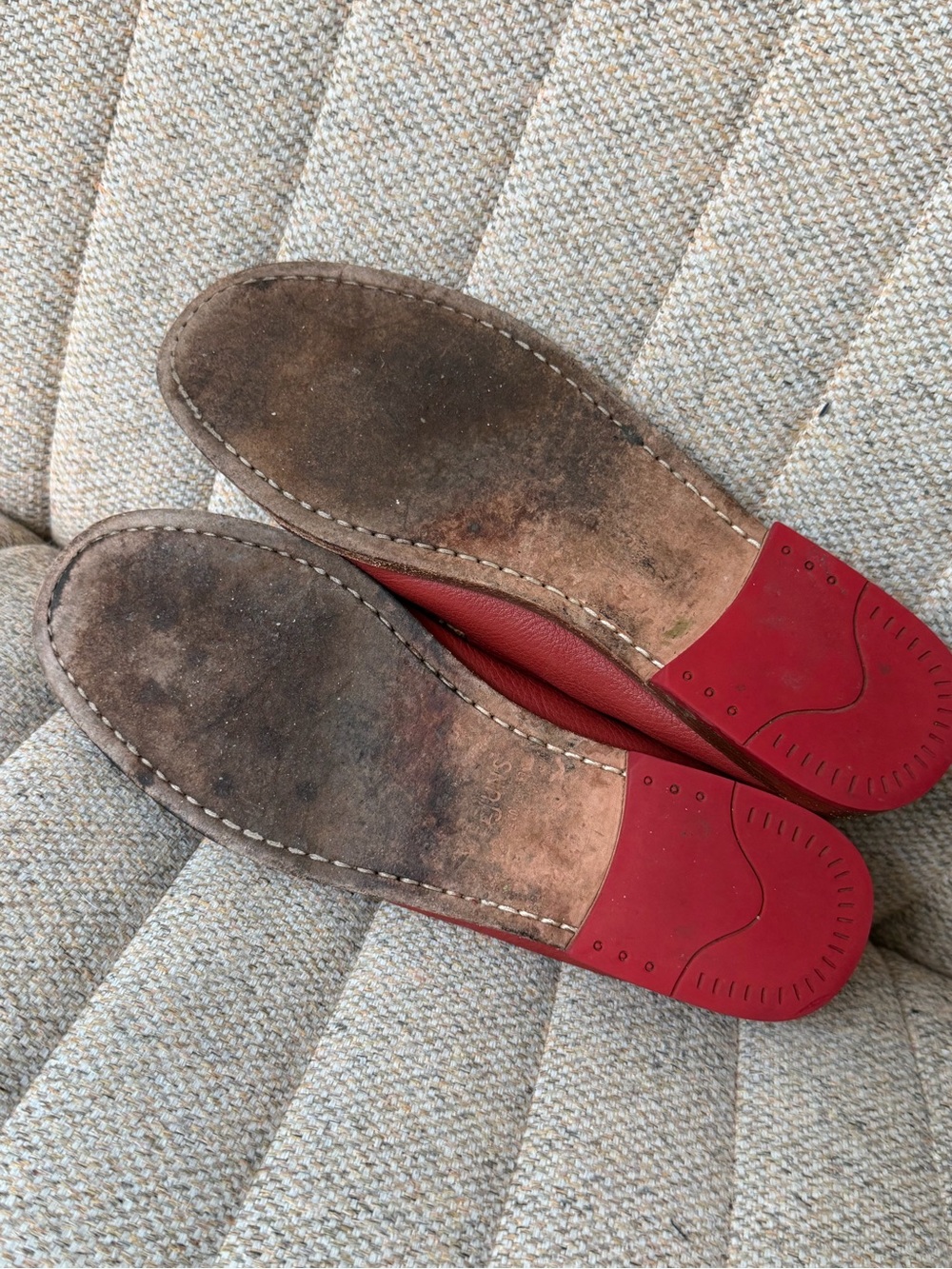 GH BASS - Red Weejuns soft Penny Loafers, sz 8.5 - Picture 10 of 10